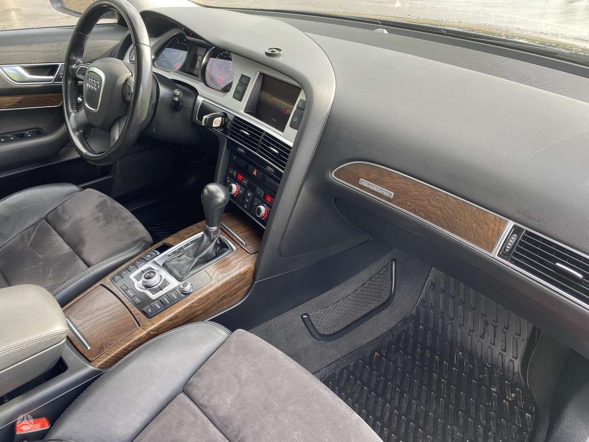 Audi A6 2010 — photo 14
