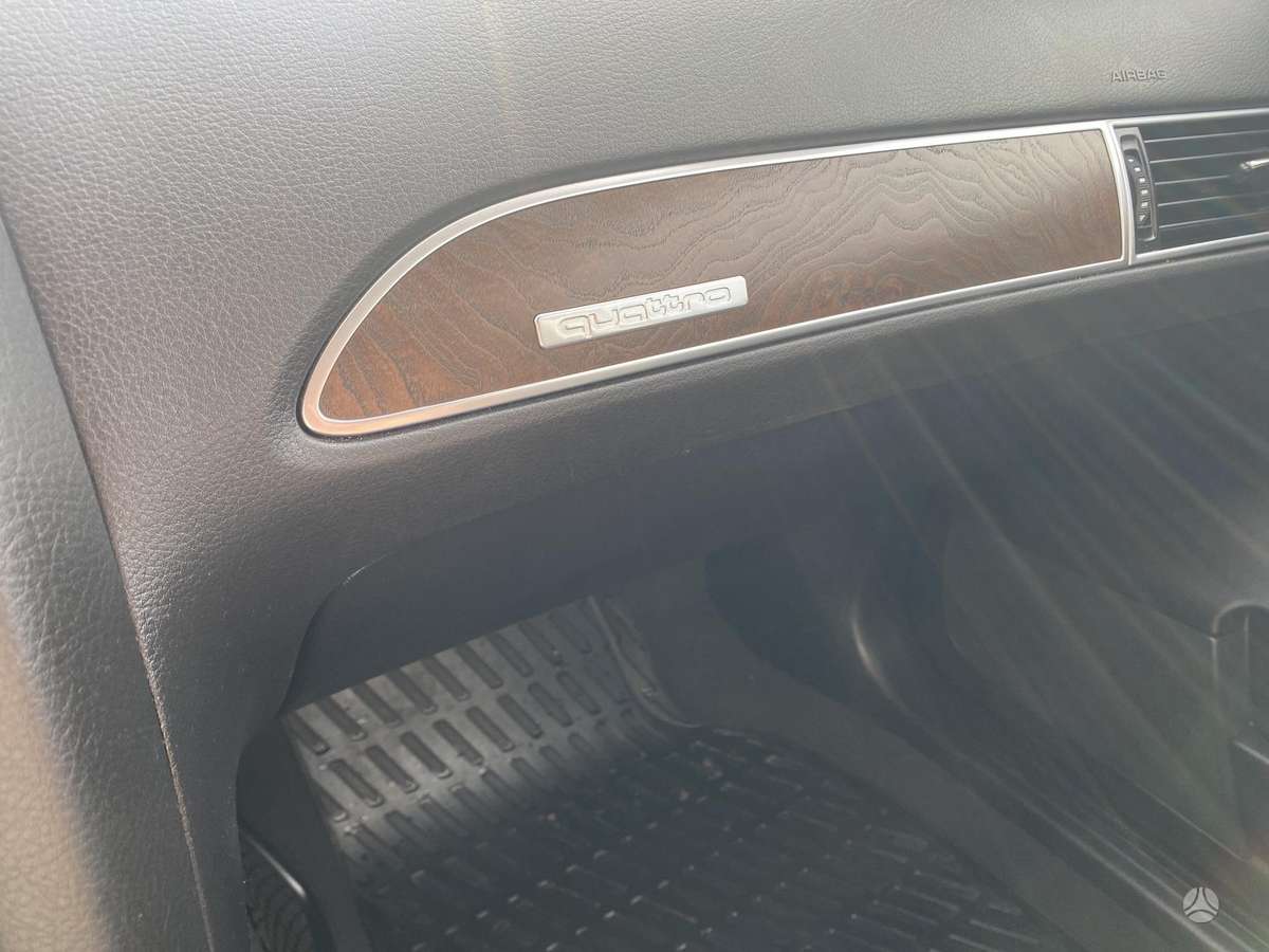 Audi A6 2010 — photo 20