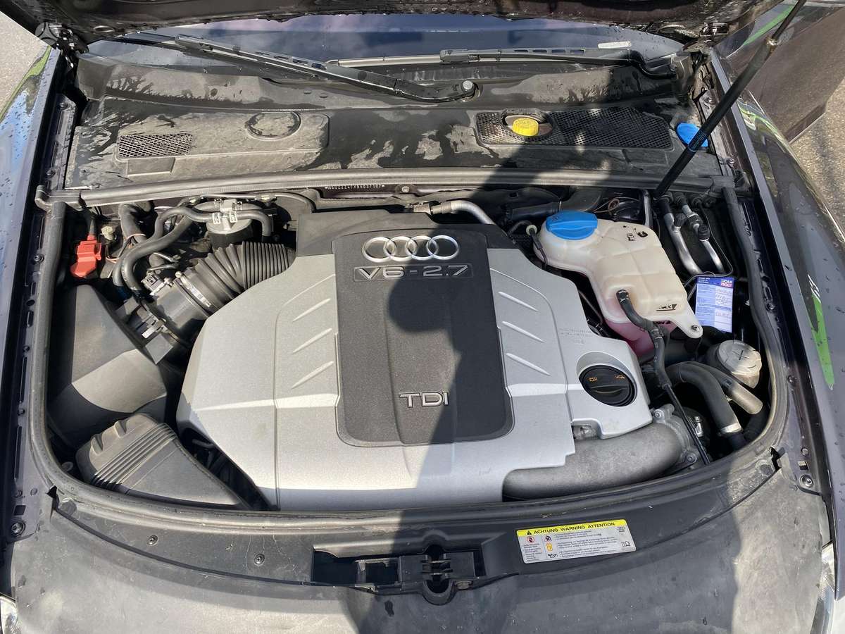 Audi A6 2010 — photo 22