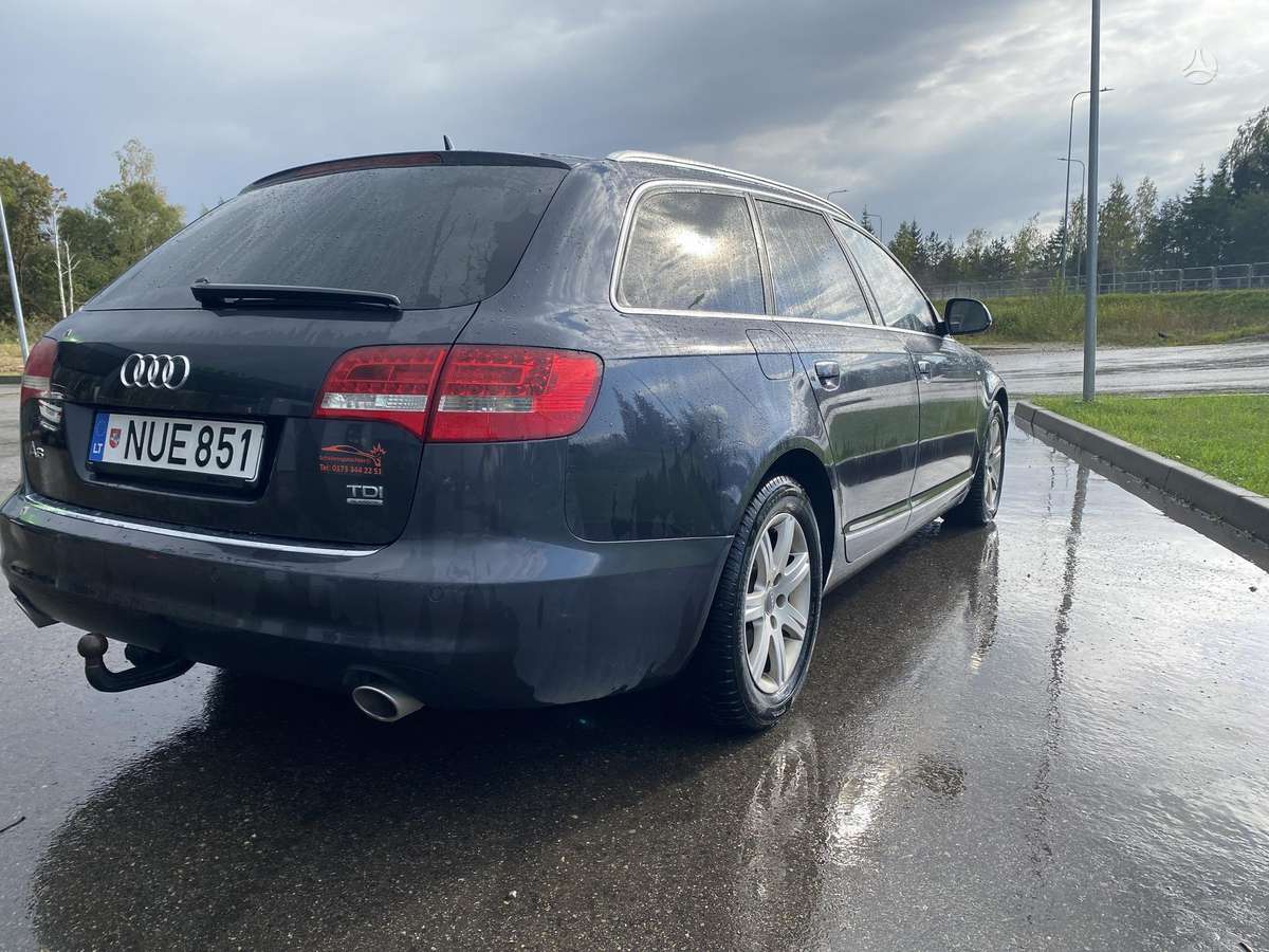 Audi A6 2010 — interior