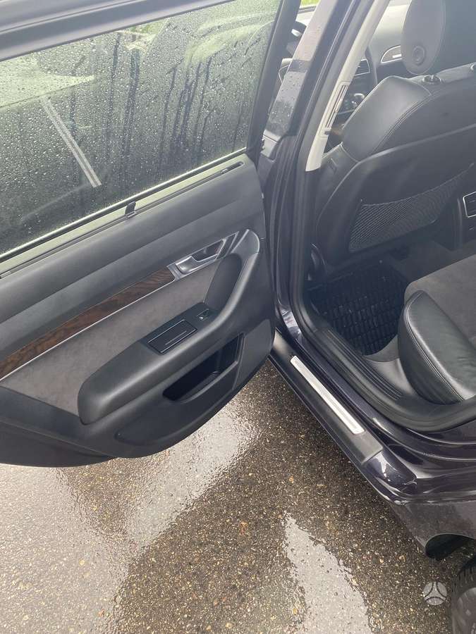 Audi A6 2010 — photo 8