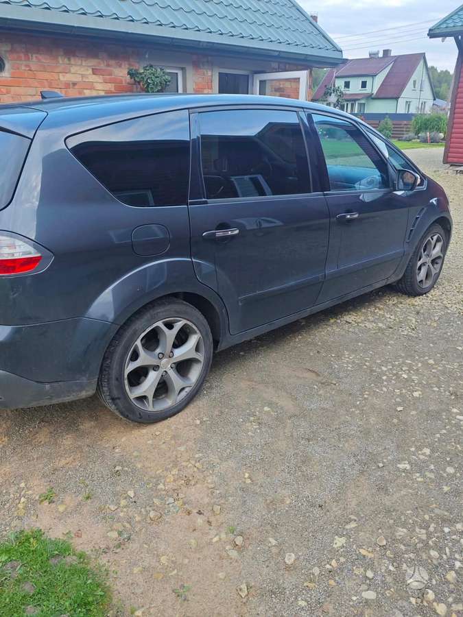 Ford S-MAX 2008 — rear view