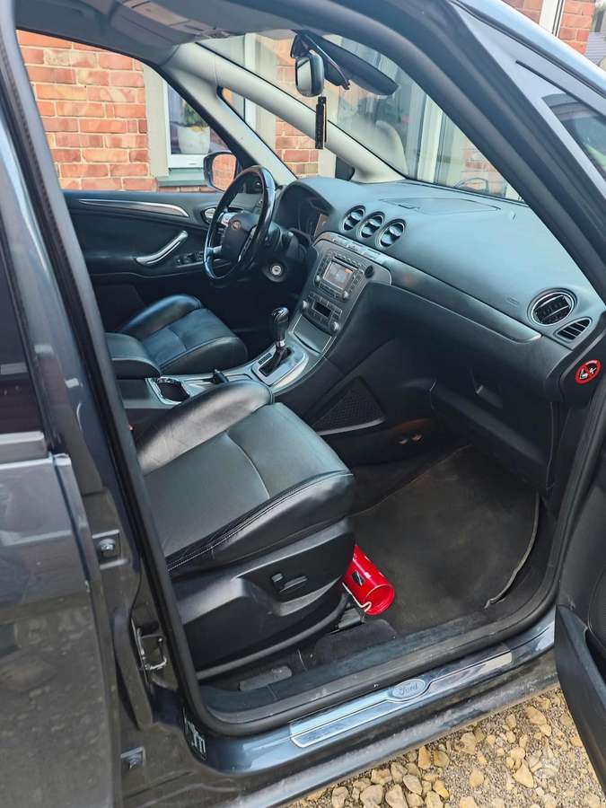 Ford S-MAX 2008 — interior