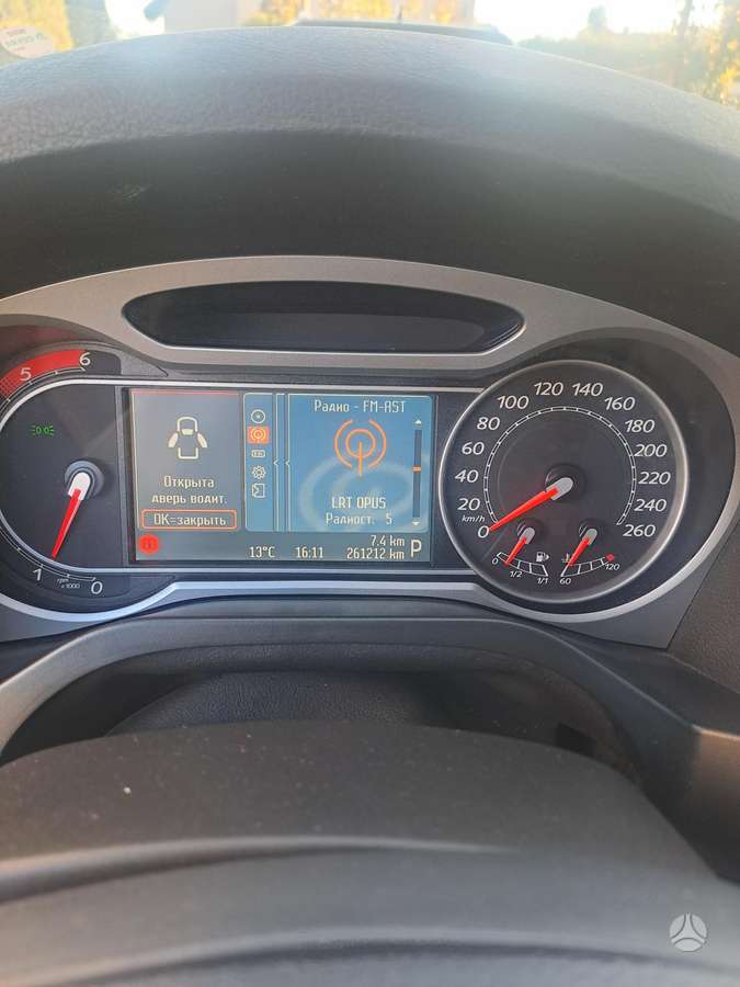 Ford S-MAX 2009 — photo 11