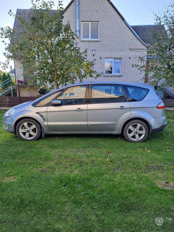 Ford S-MAX 2009 — rear view