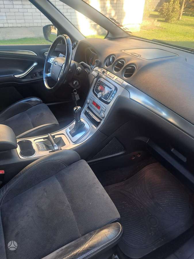 Ford S-MAX 2009 — engine 2000 cm³, 140 HP (103kW)