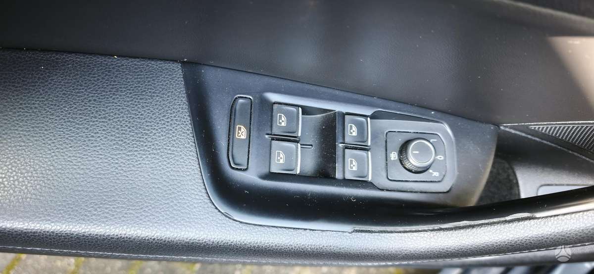 Volkswagen Passat 2015 — photo 14
