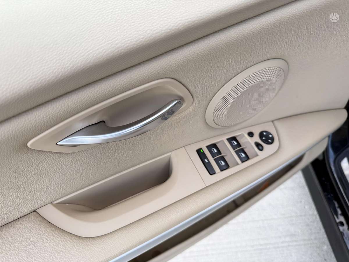 BMW 325 2010 — photo 10