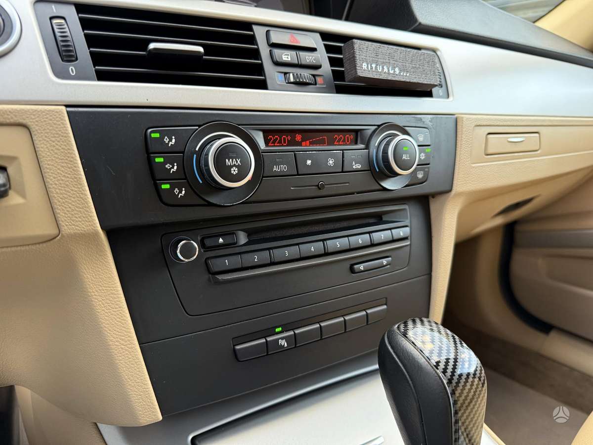 BMW 325 2010 — photo 13