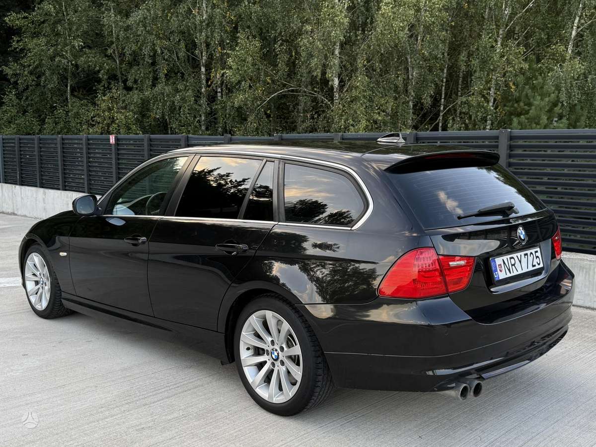 BMW 325 2010 — photo 7