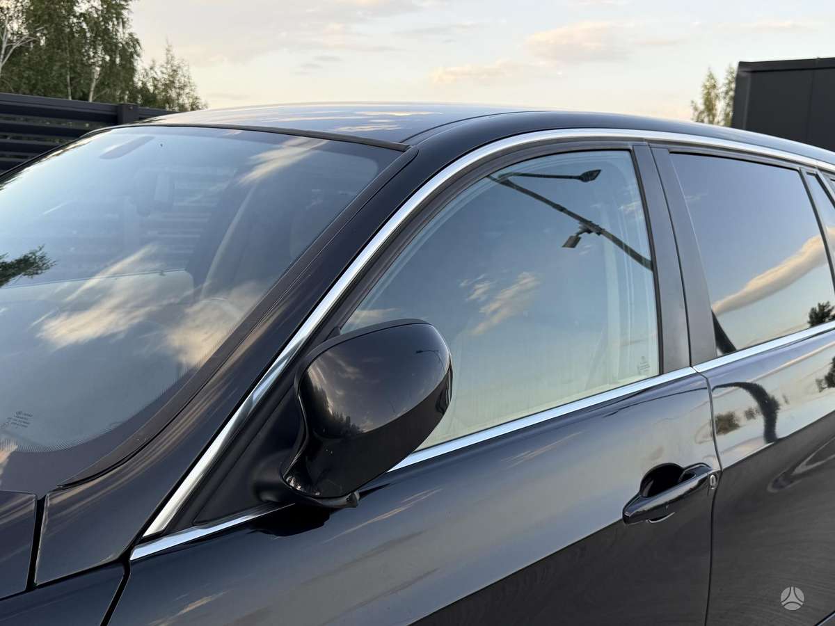 BMW 325 2010 — photo 8