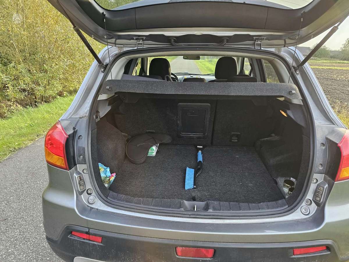 Mitsubishi ASX 2011 — photo 12