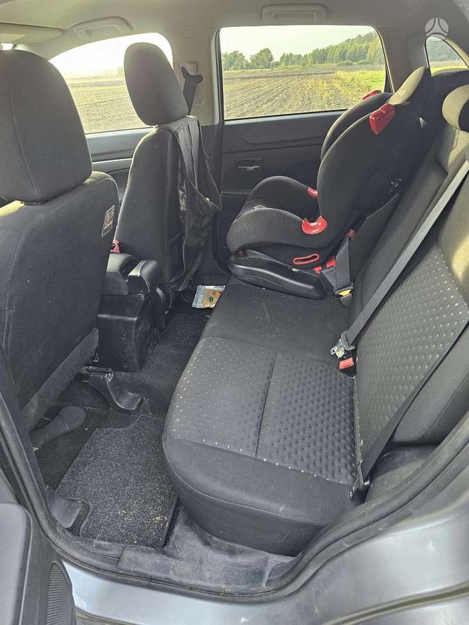 Mitsubishi ASX 2011 — photo 13