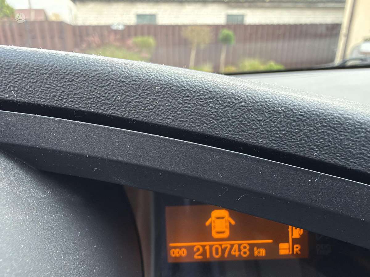Toyota Verso 2011 — photo 11