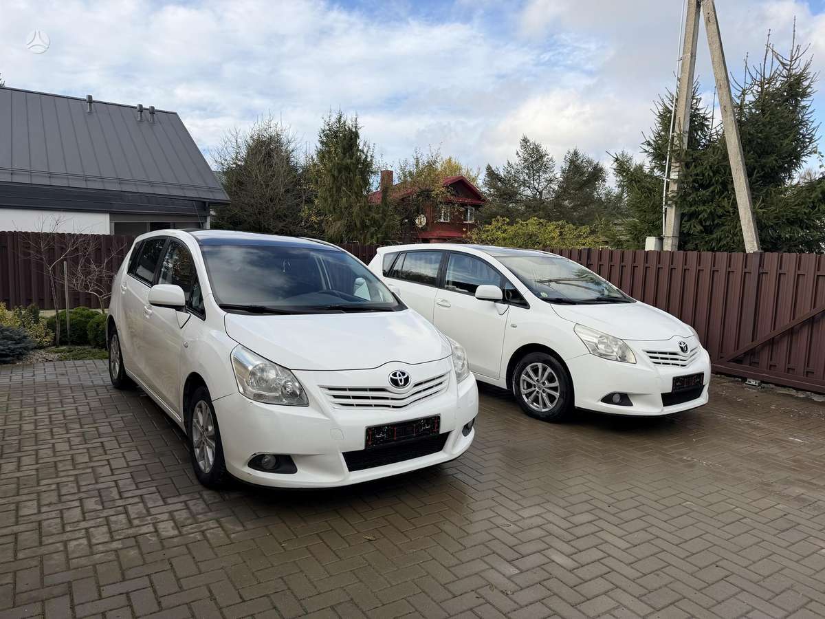 Toyota Verso 2011 — engine 1998 cm³, 126 HP (93kW)