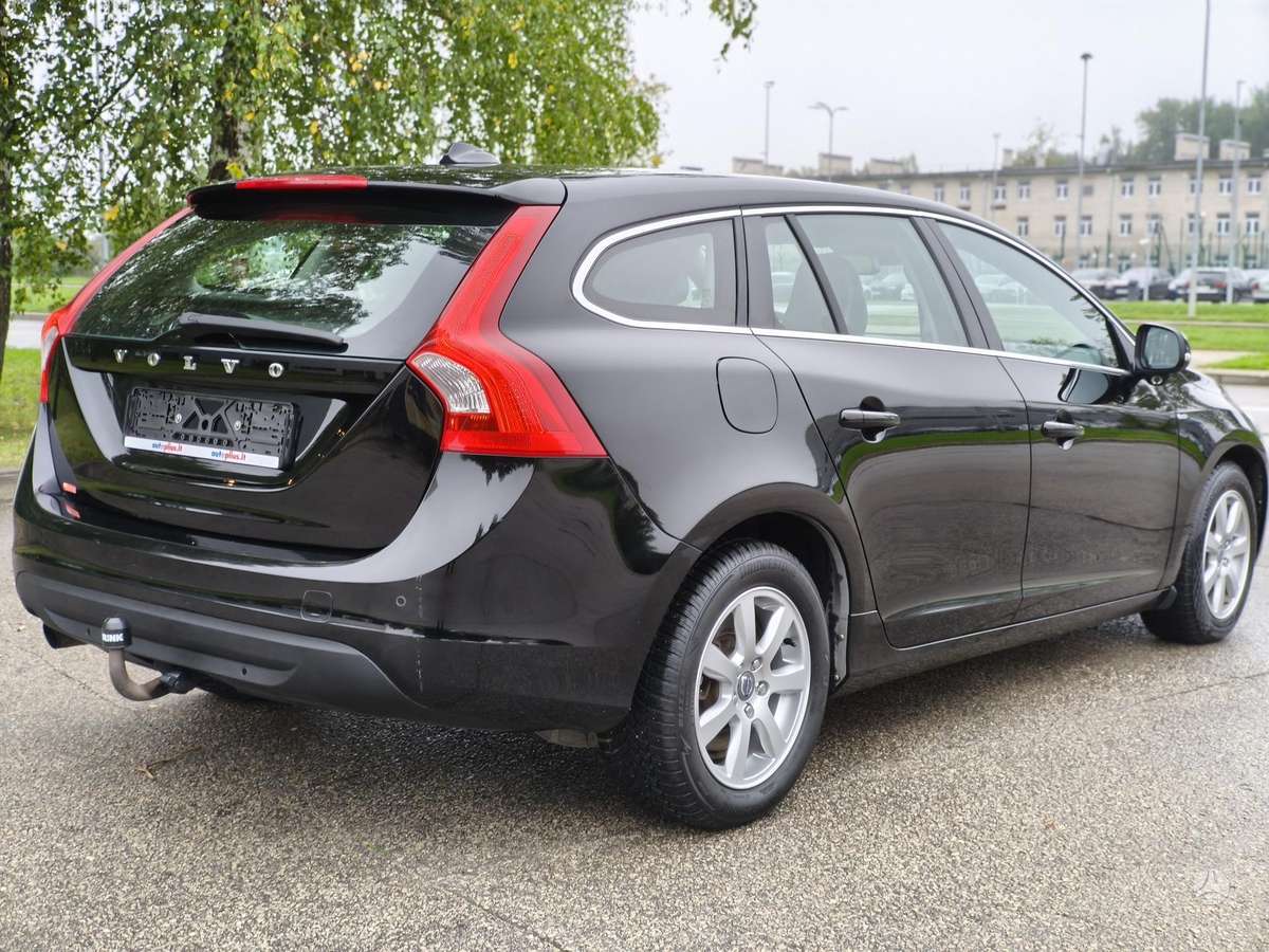 Volvo V60 2013 — engine 1984 cm³, 136 HP (100kW)
