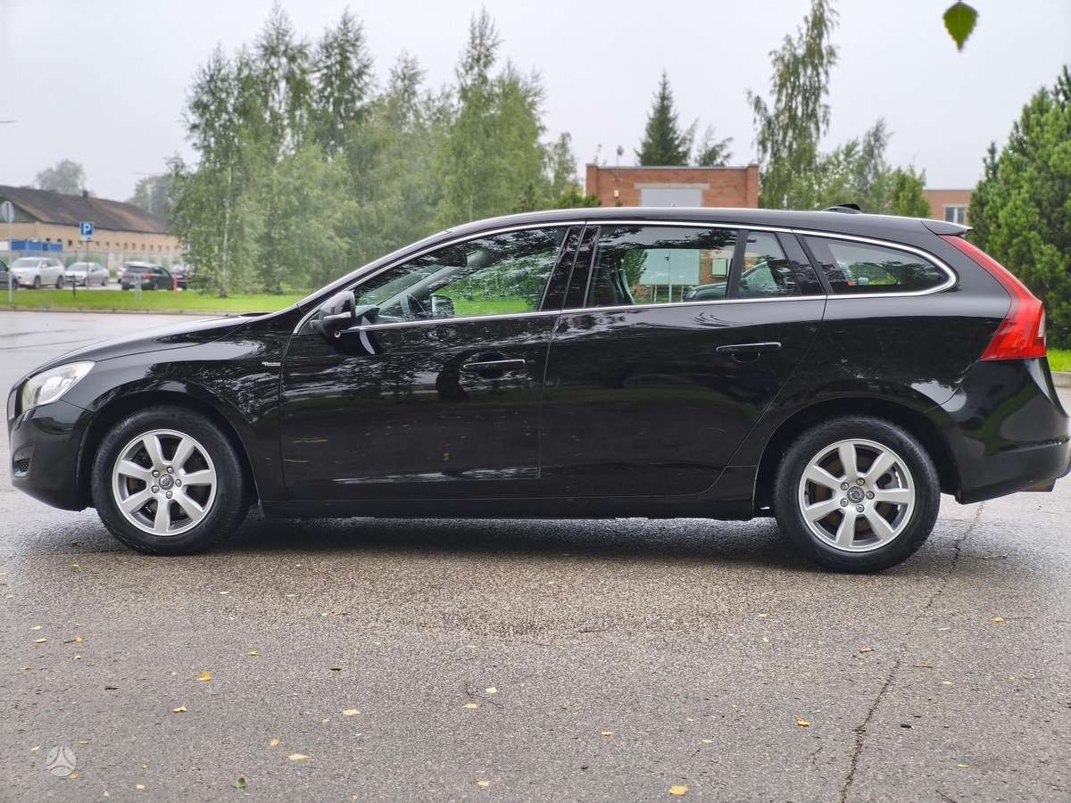 Volvo V60 2013 — photo 7