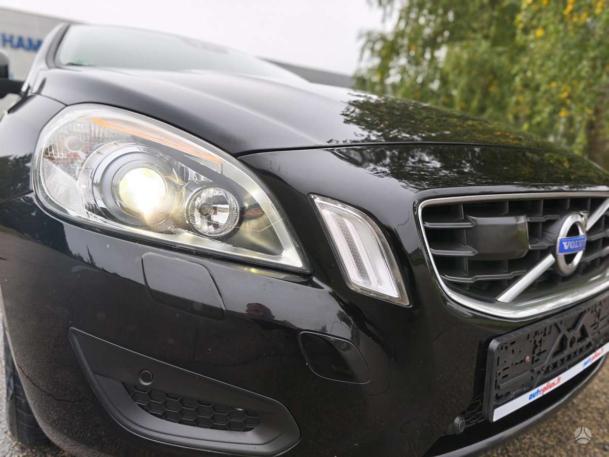 Volvo V60 2013 — photo 8