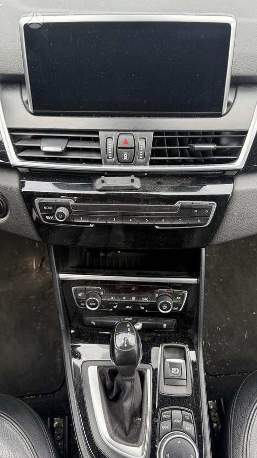 BMW 218 2015 — photo 10