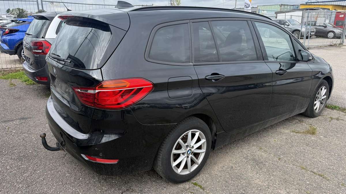 BMW 218 2015 — rear view