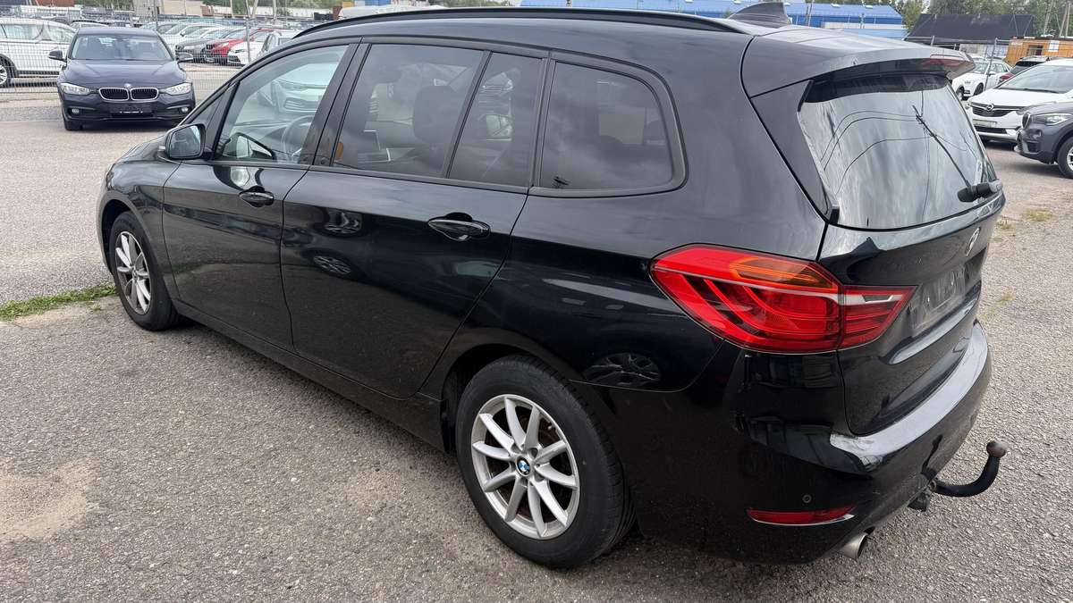 BMW 218 2015 — engine 2000 cm³, 150 HP (110kW)