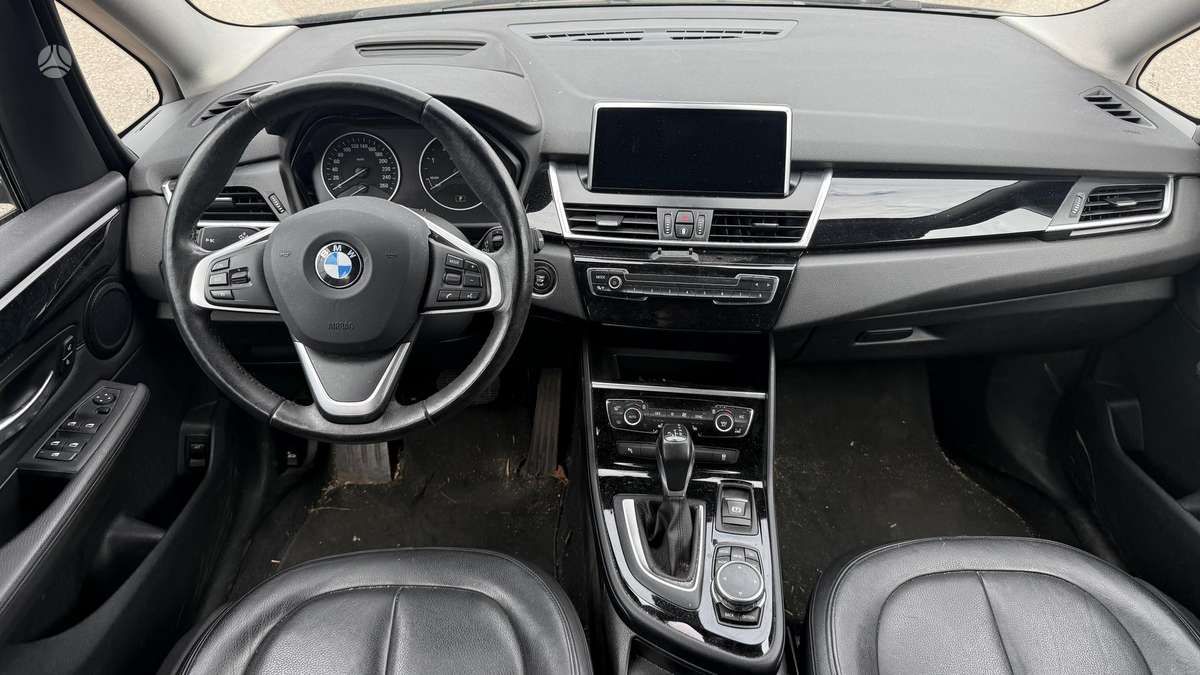 BMW 218 2015 — photo 7