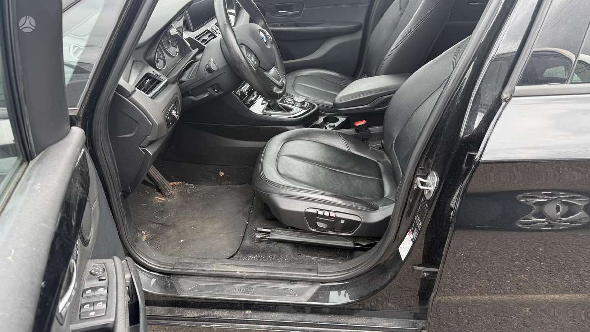 BMW 218 2015 — photo 8