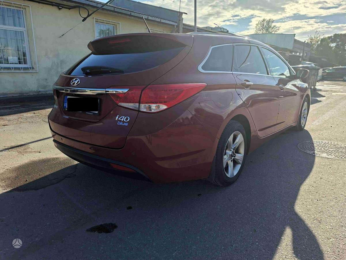Hyundai i40 2013 — rear view