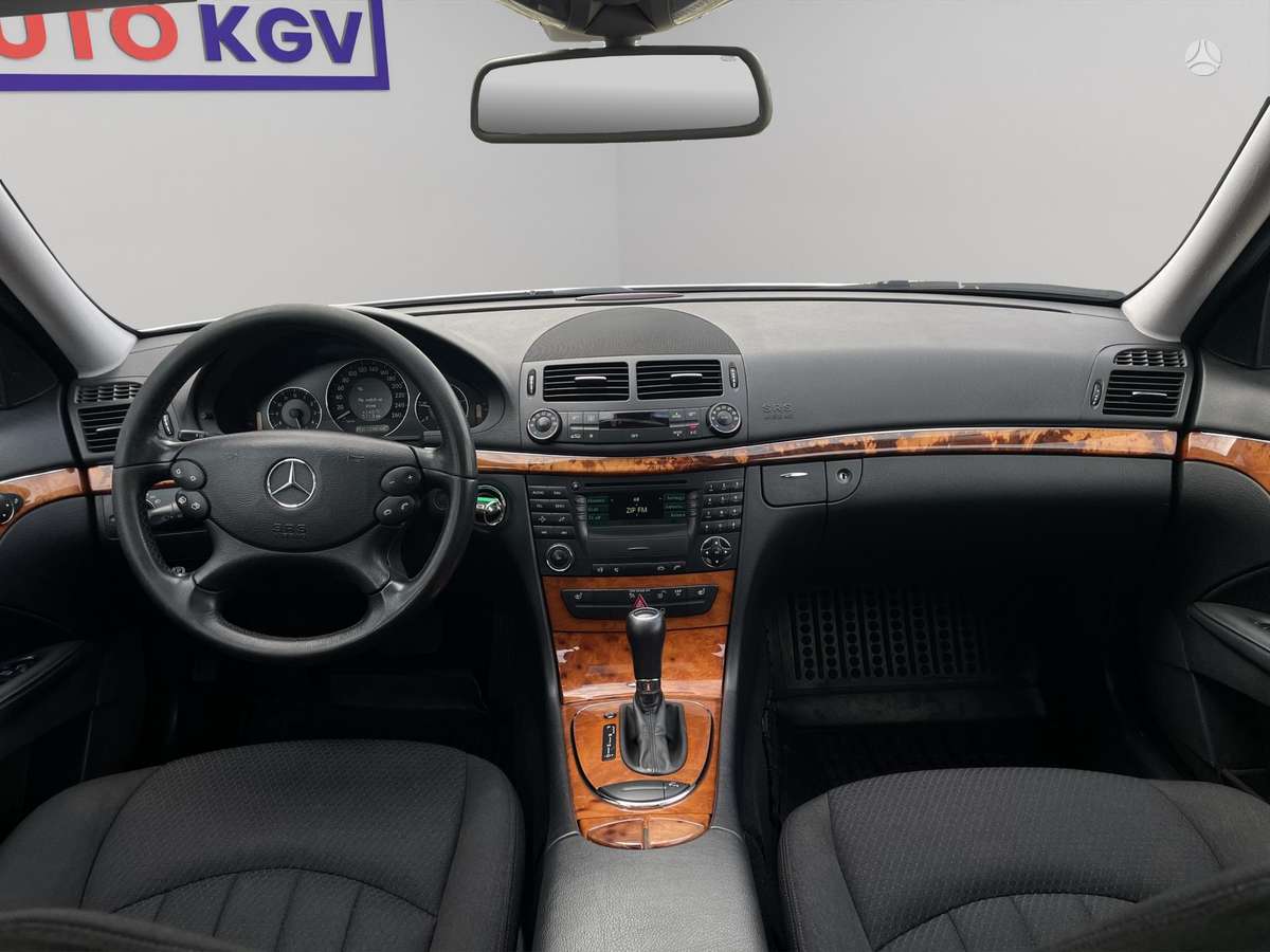 Mercedes-Benz E220 2008 — photo 13