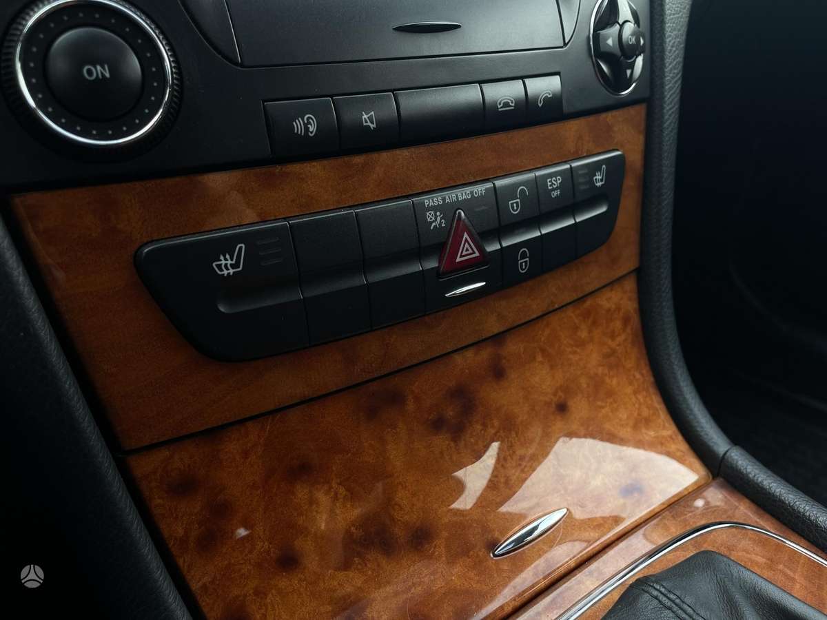 Mercedes-Benz E220 2008 — photo 19