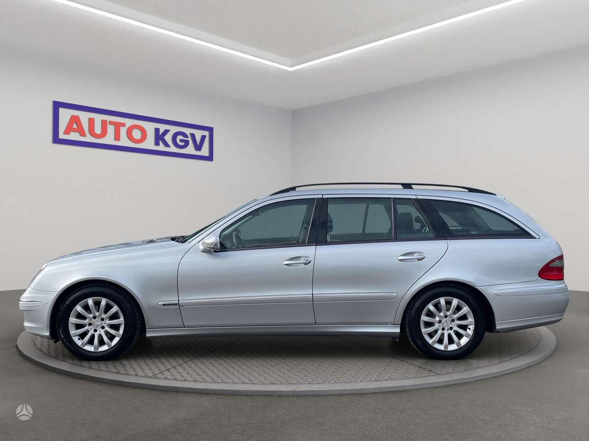 Mercedes-Benz E220 2008 — rear view