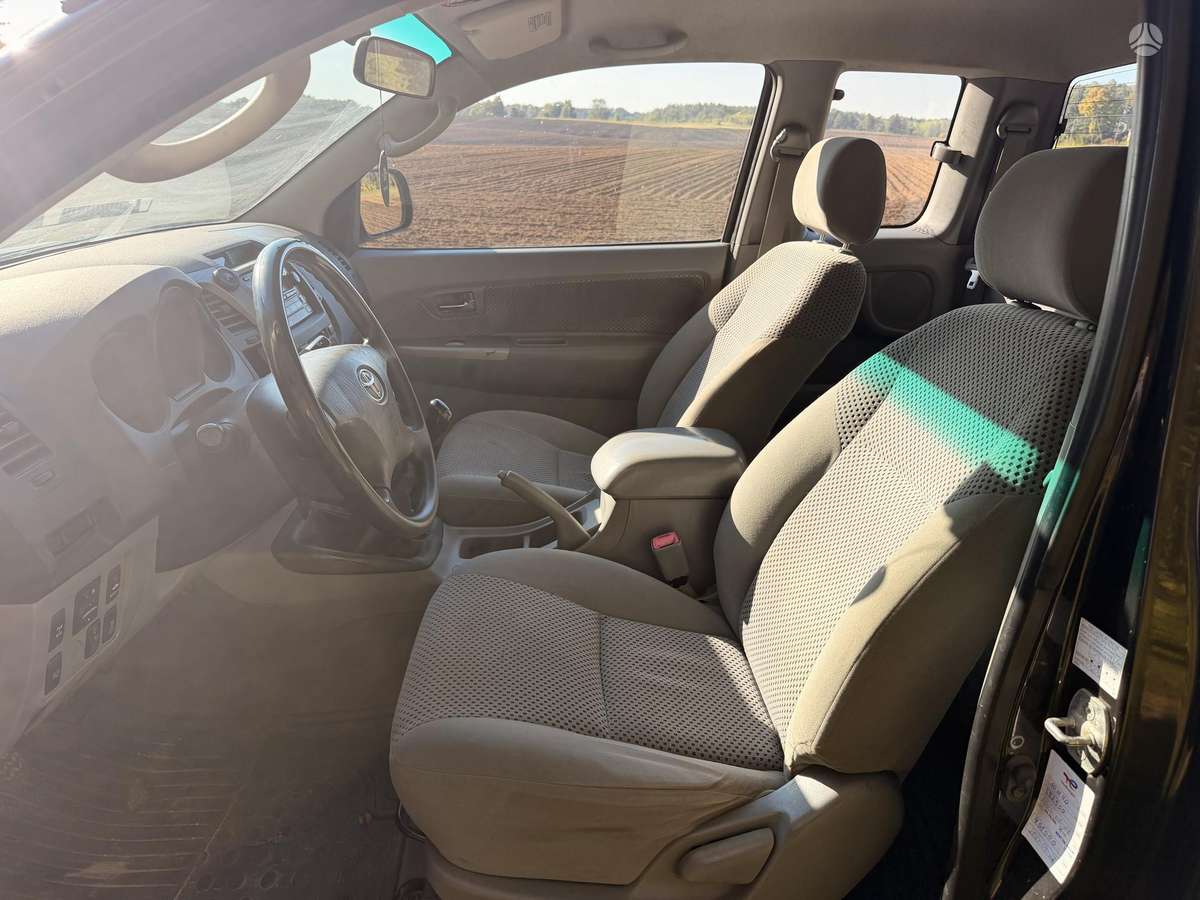Toyota Hilux 2008 — photo 9