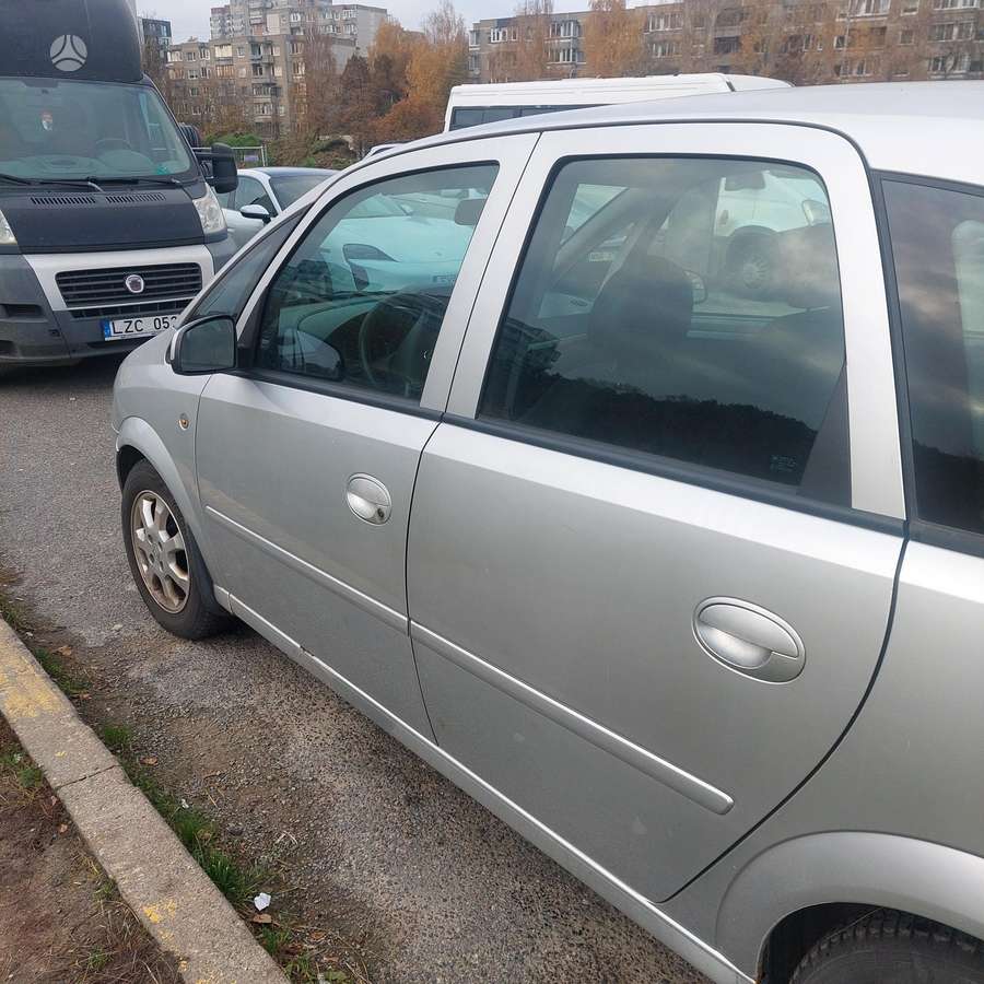 Opel Meriva 2008 — rear view