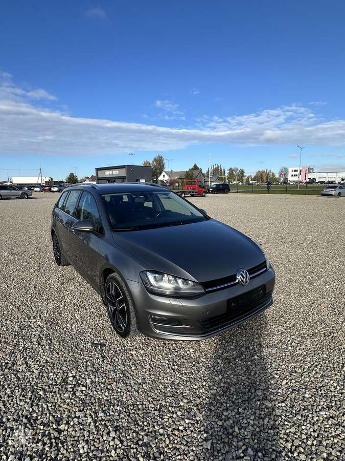 Volkswagen Golf 2014 — rear view