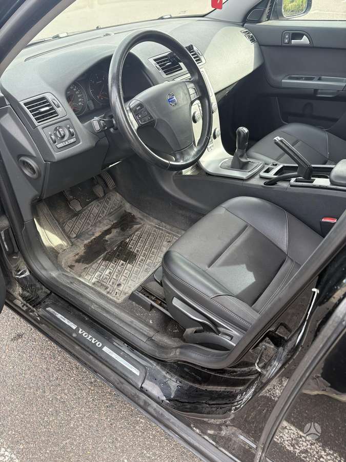Volvo V50 2008 — photo 9