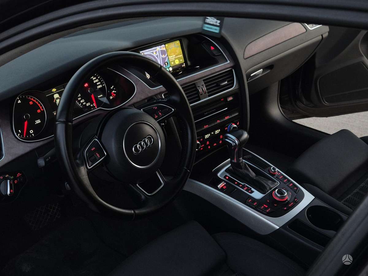 Audi A4 2012 — photo 10