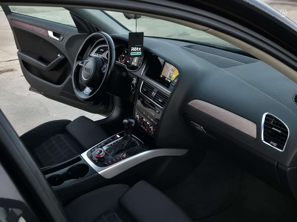 Audi A4 2012 — photo 15