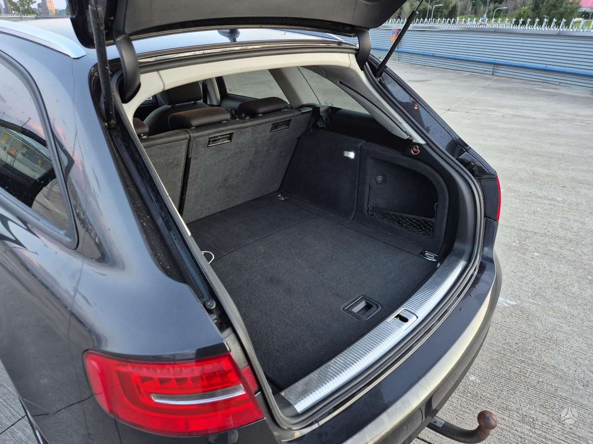 Audi A4 2012 — photo 16