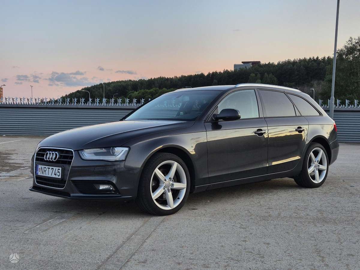Audi A4 2012 — photo 17
