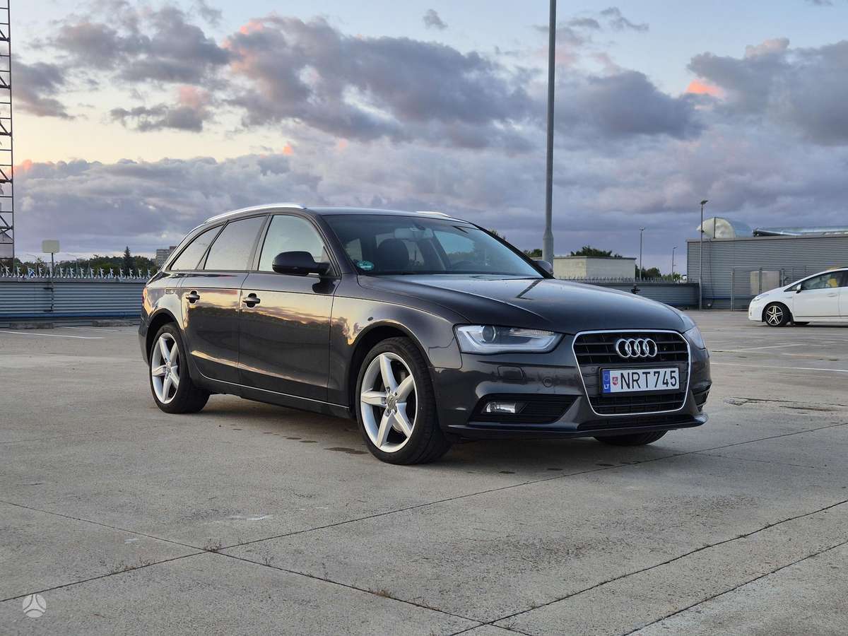 Audi A4 2012 — rear view