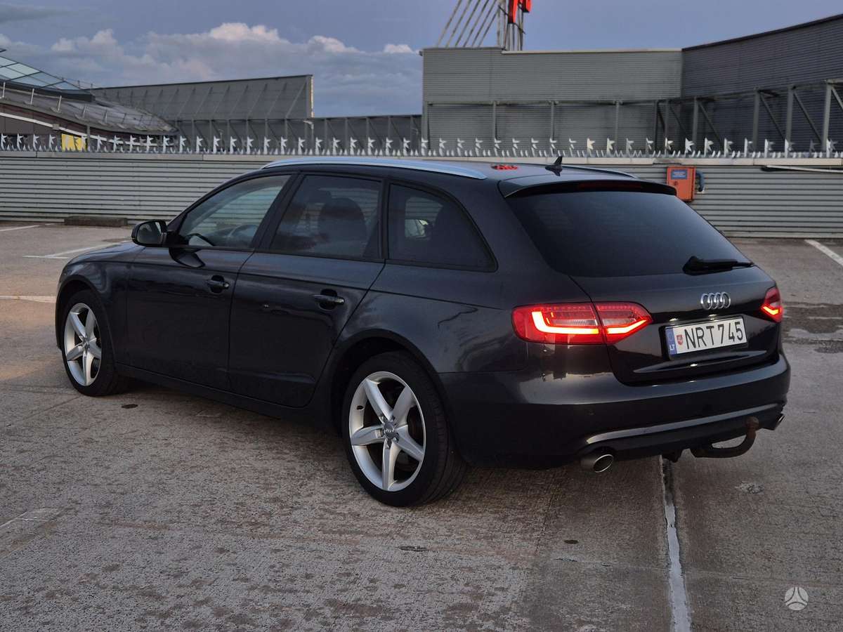 Audi A4 2012 — photo 8