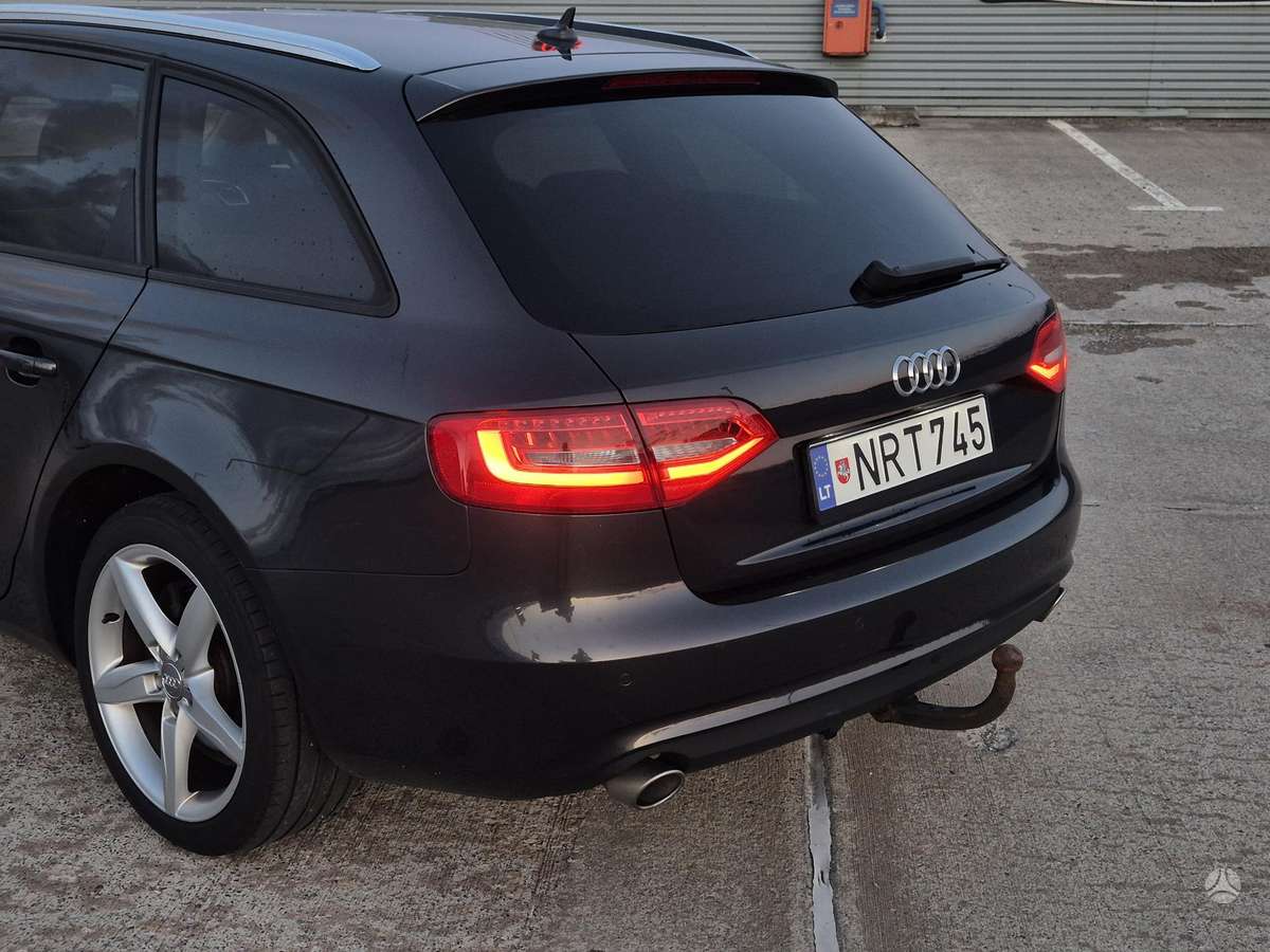 Audi A4 2012 — photo 9