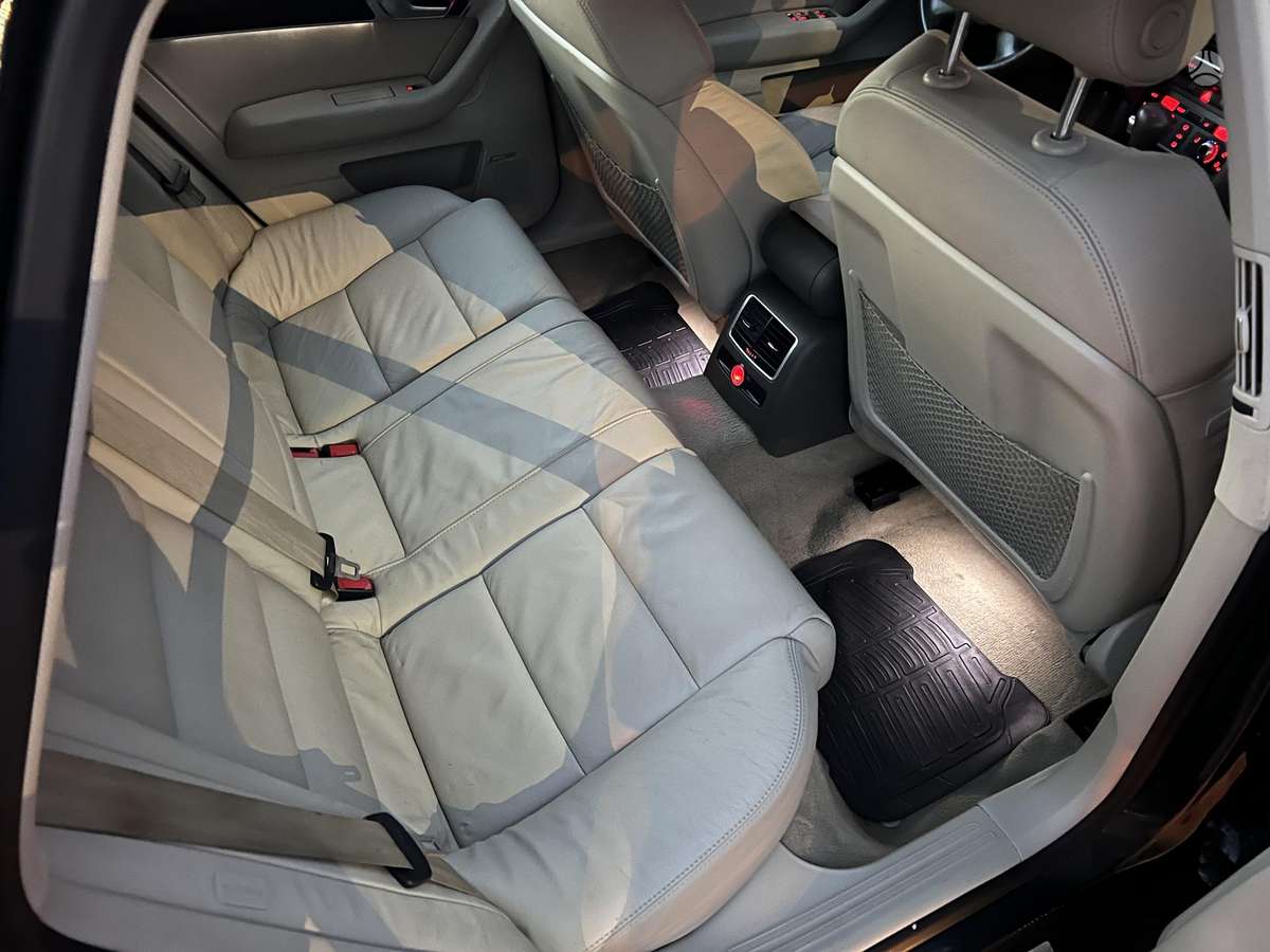 Audi A6 2009 — photo 22
