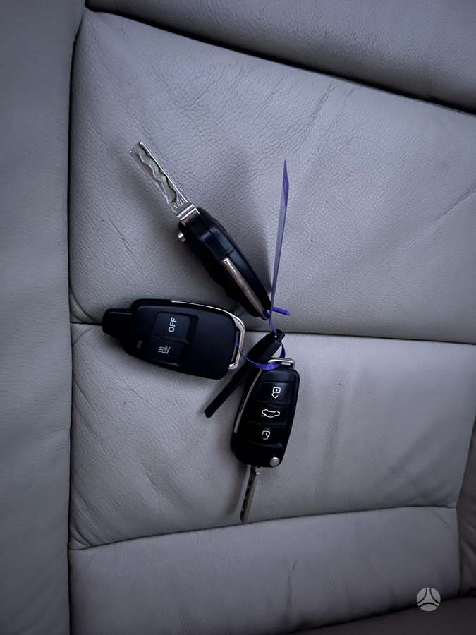 Audi A6 2009 — photo 31