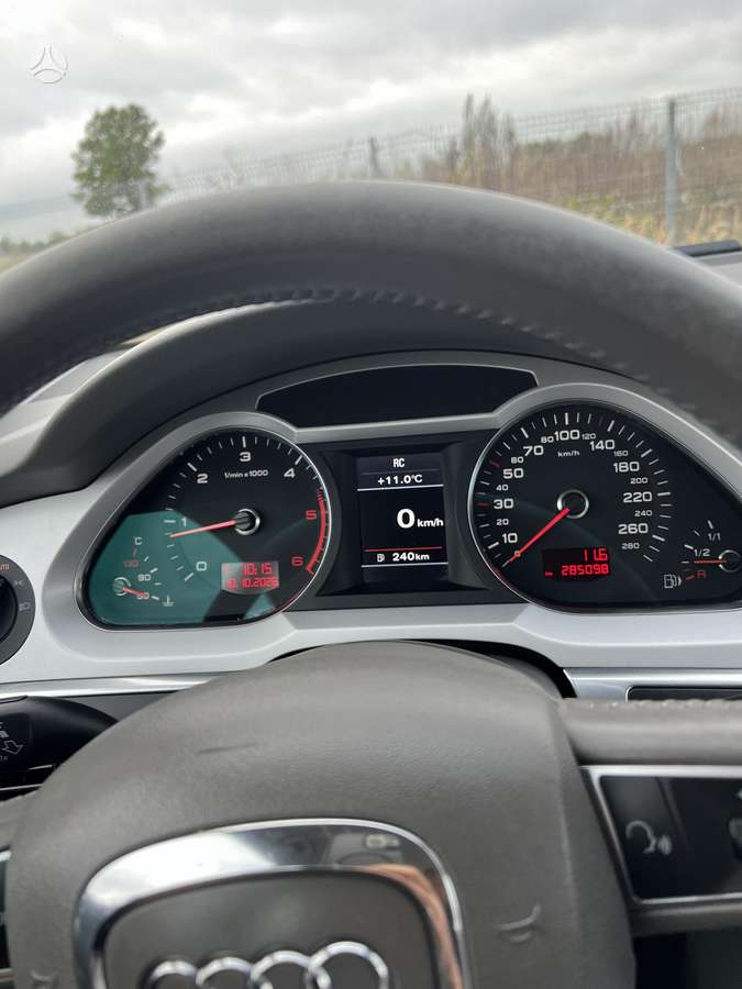 Audi A6 2010 — photo 10