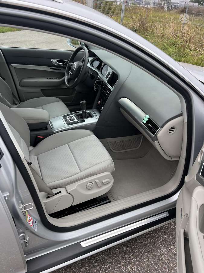Audi A6 2010 — photo 11