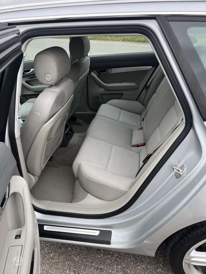 Audi A6 2010 — photo 14
