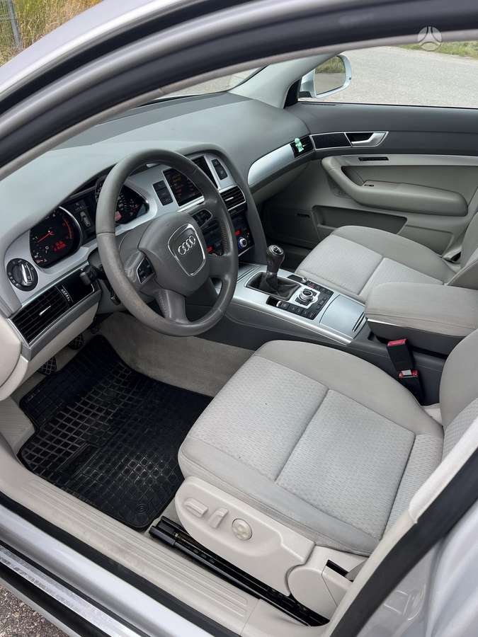 Audi A6 2010 — photo 8