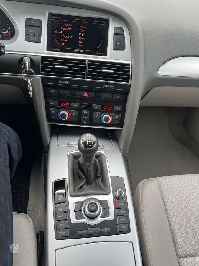 Audi A6 2010 — photo 9