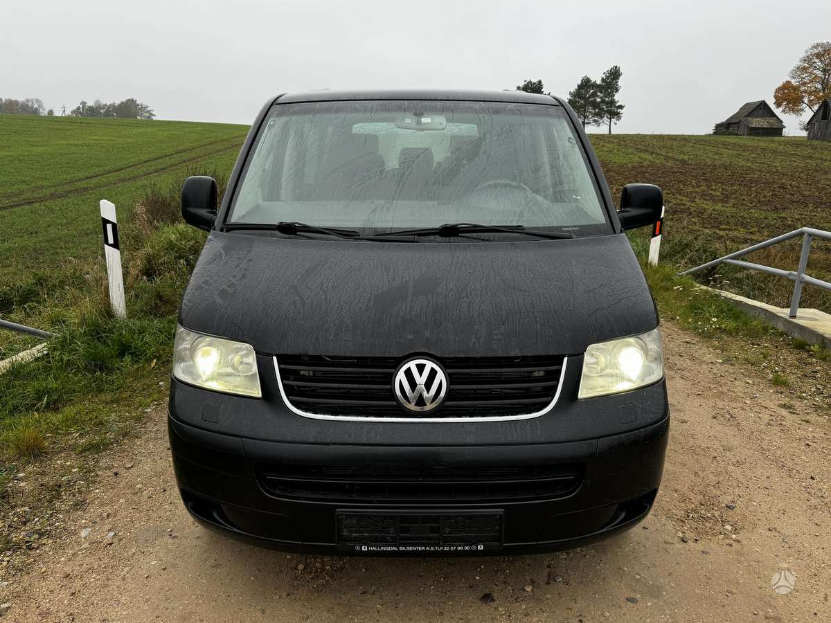 Volkswagen Caravelle 2007 — вигляд ззаду